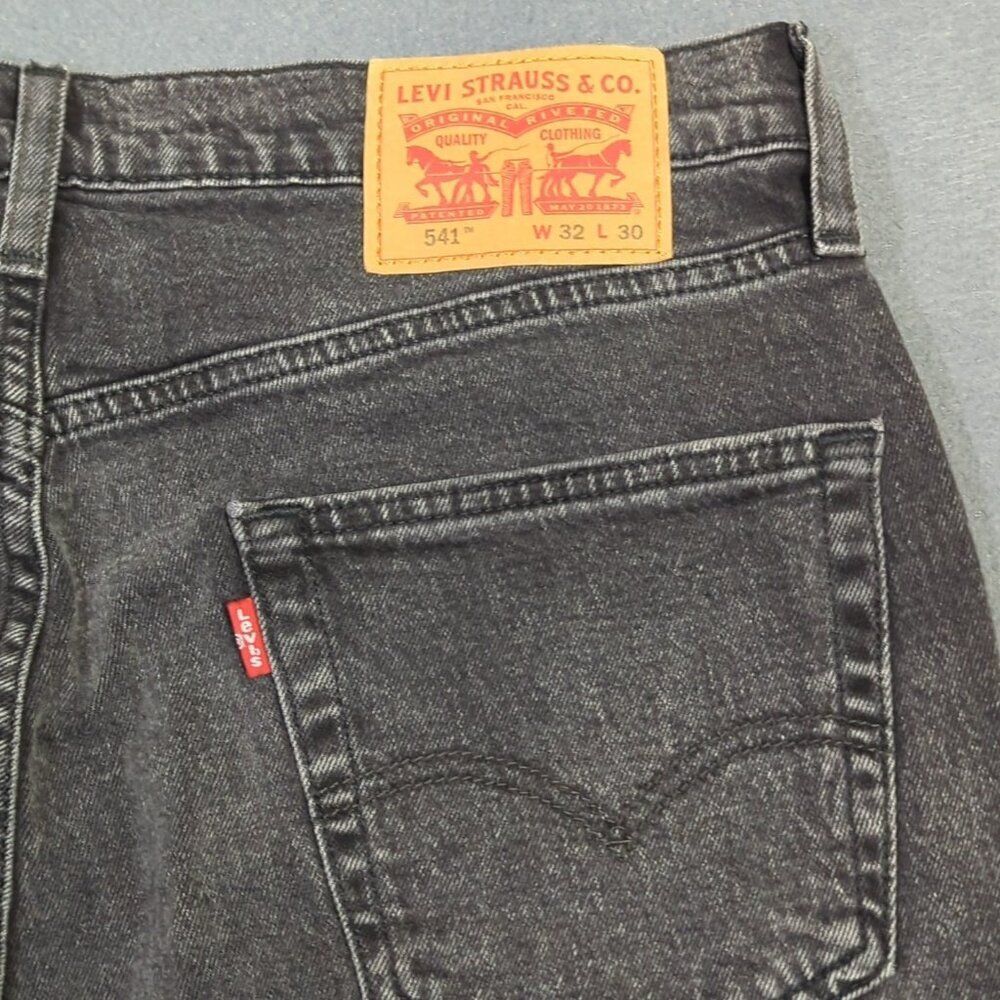 Levi's Jeans Men's 32x30 Fits 32x29 Black 541 Athletic Taper Fit Denim